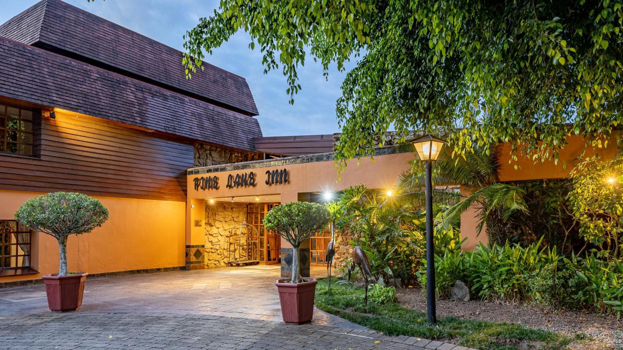African Sky Hotels - Pine Lake Inn White River Exterior photo